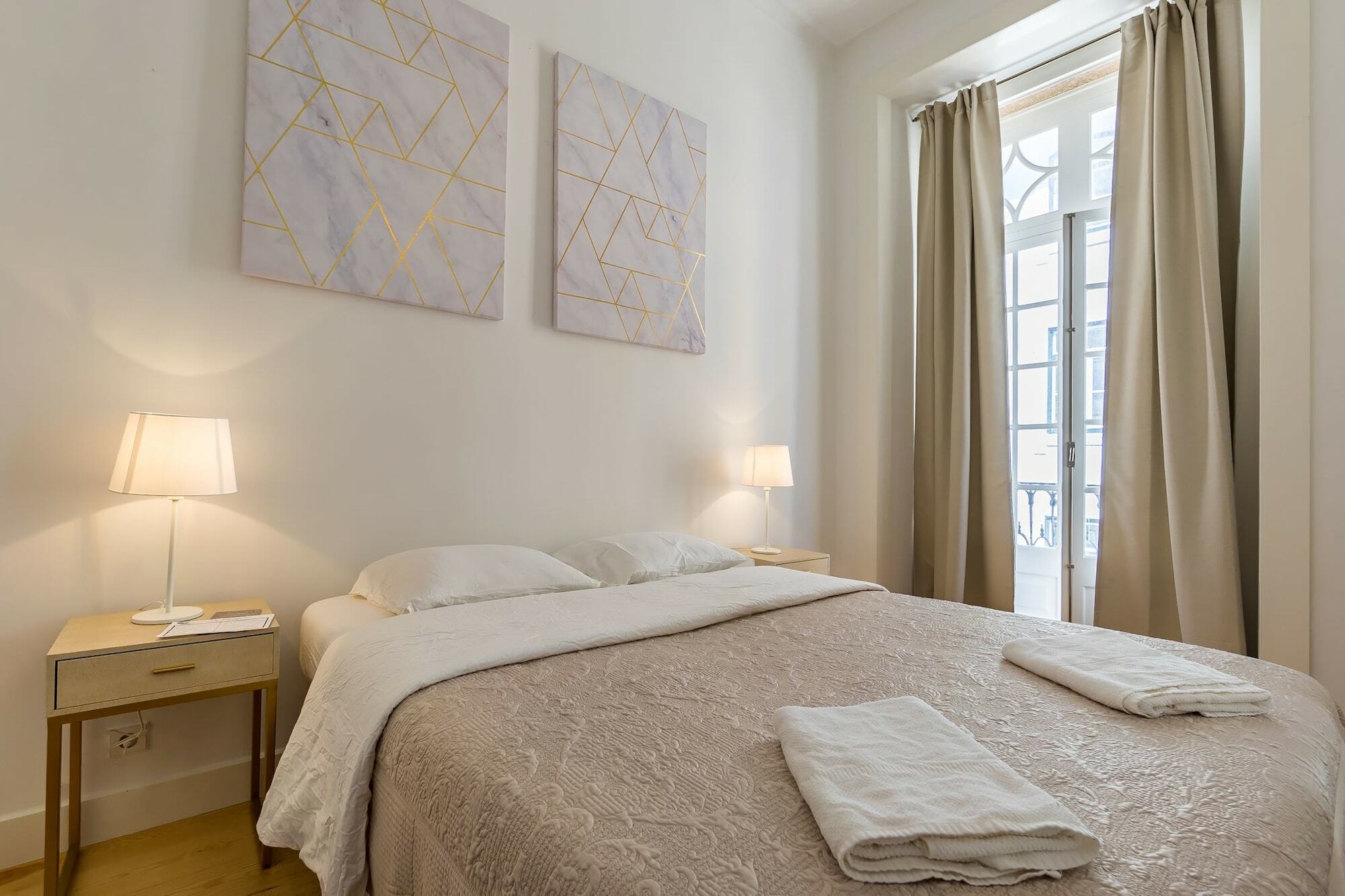 Santa Justa Prime Guesthouse リスボン エクステリア 写真
